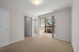 https://images.listonce.com.au/custom/160x/listings/651-55-bell-street-street-yarra-glen-vic-3775/096/01922096_img_04.jpg?tNdWOaoOFN4