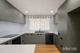 https://images.listonce.com.au/custom/160x/listings/655-drummond-road-seville-vic-3139/043/01927043_img_03.jpg?uALsyPpzB5s