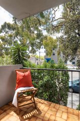 https://images.listonce.com.au/custom/160x/listings/655-haines-street-north-melbourne-vic-3051/638/01627638_img_10.jpg?CS1PopCMUpE