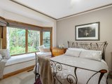 https://images.listonce.com.au/custom/160x/listings/66-alma-road-panton-hill-vic-3759/748/00964748_img_09.jpg?MOyO3bn_G68