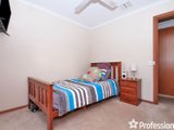 https://images.listonce.com.au/custom/160x/listings/66-barker-drive-mooroolbark-vic-3138/402/01526402_img_10.jpg?QR8yVG-Fesw