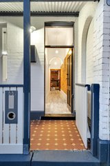 https://images.listonce.com.au/custom/160x/listings/66-gold-street-brunswick-vic-3056/079/01280079_img_02.jpg?hwoh1QQpA_E