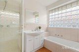 https://images.listonce.com.au/custom/160x/listings/66-iluka-avenue-aspendale-vic-3195/615/01767615_img_13.jpg?nRPhzqh1sPs