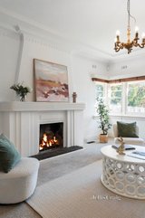 https://images.listonce.com.au/custom/160x/listings/668-hampton-street-brighton-vic-3186/488/01532488_img_07.jpg?7HnHN5hj6Vs