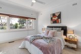 https://images.listonce.com.au/custom/160x/listings/668-hampton-street-brighton-vic-3186/488/01532488_img_10.jpg?KHsabFH8KNE