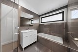 https://images.listonce.com.au/custom/160x/listings/66a-keon-street-thornbury-vic-3071/307/01991307_img_10.jpg?U5q-24JXN3s