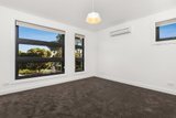 https://images.listonce.com.au/custom/160x/listings/66b-keon-street-thornbury-vic-3071/495/01976495_img_05.jpg?ozzjufCSrE8