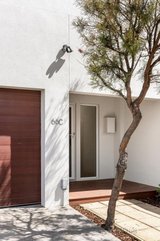 https://images.listonce.com.au/custom/160x/listings/66c-james-street-northcote-vic-3070/025/01932025_img_01.jpg?fht9HxMqaTU