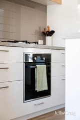 https://images.listonce.com.au/custom/160x/listings/671-anderson-street-lilydale-vic-3140/326/01678326_img_06.jpg?MMY8p5_09zk