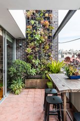 https://images.listonce.com.au/custom/160x/listings/671-rose-street-fitzroy-vic-3065/727/01141727_img_14.jpg?QwkkMYQGfXQ