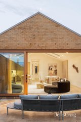 https://images.listonce.com.au/custom/160x/listings/67b-southernhay-street-reservoir-vic-3073/103/01986103_img_17.jpg?mMUtacZr1ro