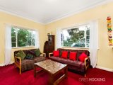 https://images.listonce.com.au/custom/160x/listings/68-gordon-street-newport-vic-3015/290/01203290_img_07.jpg?3Rm1WYB-A1o