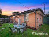 https://images.listonce.com.au/custom/160x/listings/68-greenslopes-drive-mooroolbark-vic-3138/663/01525663_img_14.jpg?rglPOlYbmU4