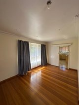 https://images.listonce.com.au/custom/160x/listings/68-lindisfarne-drive-burwood-east-vic-3151/176/01835176_img_04.jpg?Whjf8ATT7VA