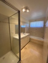 https://images.listonce.com.au/custom/160x/listings/68-lindisfarne-drive-burwood-east-vic-3151/176/01835176_img_07.jpg?lwhRCiYgN34