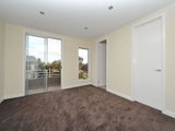 https://images.listonce.com.au/custom/160x/listings/68-margaret-street-newport-vic-3015/160/01614160_img_04.jpg?hsZyoXQarV4