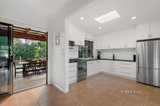 https://images.listonce.com.au/custom/160x/listings/68-orchard-grove-blackburn-south-vic-3130/947/01176947_img_04.jpg?NcIikpzj2fs