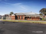 https://images.listonce.com.au/custom/160x/listings/68-peel-street-newport-vic-3015/206/01203206_img_10.jpg?EjvryJd0ips