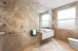 https://images.listonce.com.au/custom/160x/listings/68-stawell-street-richmond-vic-3121/138/01748138_img_11.jpg?2nresXzcVC8