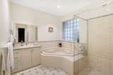 https://images.listonce.com.au/custom/160x/listings/68-valepark-drive-donvale-vic-3111/458/00799458_img_07.jpg?PSDXDJEQeNs