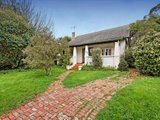 https://images.listonce.com.au/custom/160x/listings/68-wattle-road-hawthorn-vic-3122/036/01684036_img_01.jpg?eVOy1MbmpJo