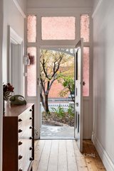 https://images.listonce.com.au/custom/160x/listings/69-henry-street-northcote-vic-3070/197/01240197_img_16.jpg?AN2IGo7-B60