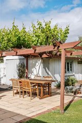 https://images.listonce.com.au/custom/160x/listings/69-perry-street-fairfield-vic-3078/883/01603883_img_07.jpg?hxQfy0JxdtQ