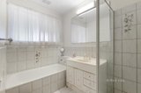 https://images.listonce.com.au/custom/160x/listings/69-winmalee-drive-glen-waverley-vic-3150/015/01954015_img_03.jpg?sLR2bckfRUE