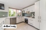 https://images.listonce.com.au/custom/160x/listings/6930-doncaster-road-doncaster-east-vic-3109/404/01969404_img_07.jpg?ZcNiAd8dLT4
