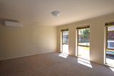 https://images.listonce.com.au/custom/160x/listings/698-sherlock-road-mooroolbark-vic-3138/653/01640653_img_03.jpg?ZMBVTvhdAoU