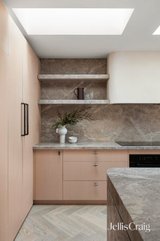 https://images.listonce.com.au/custom/160x/listings/6a-bayview-street-williamstown-vic-3016/944/01934944_img_08.jpg?QwQ-OUw6-so