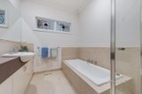 https://images.listonce.com.au/custom/160x/listings/6b-rudyard-street-bentleigh-east-vic-3165/227/01550227_img_10.jpg?o0UyB0wh5uQ