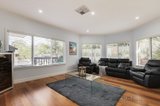 https://images.listonce.com.au/custom/160x/listings/7-9-jacaranda-drive-diamond-creek-vic-3089/675/00888675_img_08.jpg?QtTZmlxS57g