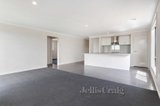 https://images.listonce.com.au/custom/160x/listings/7-anglers-avenue-point-cook-vic-3030/211/01679211_img_08.jpg?QaOEuc1c4yI