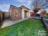 https://images.listonce.com.au/custom/160x/listings/7-appaloosa-grove-clyde-north-vic-3978/843/01885843_img_01.jpg?C4La8TcJC8E