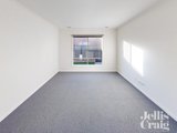 https://images.listonce.com.au/custom/160x/listings/7-appaloosa-grove-clyde-north-vic-3978/843/01885843_img_05.jpg?x95iuG1slig