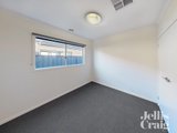 https://images.listonce.com.au/custom/160x/listings/7-appaloosa-grove-clyde-north-vic-3978/843/01885843_img_10.jpg?NLAINyajp8U