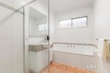 https://images.listonce.com.au/custom/160x/listings/7-autumn-grove-mitcham-vic-3132/488/01967488_img_05.jpg?UeR0JTsmlaw