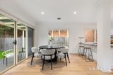 https://images.listonce.com.au/custom/160x/listings/7-autumn-grove-mitcham-vic-3132/488/01967488_img_10.jpg?xMe-e5XbZDE