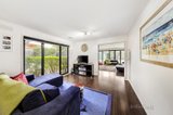 https://images.listonce.com.au/custom/160x/listings/7-barrington-drive-ashwood-vic-3147/610/00527610_img_07.jpg?y8bPjGackcA