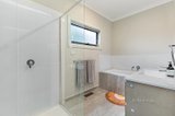 https://images.listonce.com.au/custom/160x/listings/7-barton-street-kyneton-vic-3444/190/01026190_img_09.jpg?gerhUKq4GUw