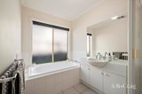 https://images.listonce.com.au/custom/160x/listings/7-baystone-place-lilydale-vic-3140/659/01950659_img_16.jpg?loamZUlE490