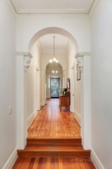 https://images.listonce.com.au/custom/160x/listings/7-beech-street-surrey-hills-vic-3127/927/00652927_img_11.jpg?L9xvzkibBWo