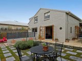 https://images.listonce.com.au/custom/160x/listings/7-belfast-street-newtown-vic-3220/041/01699041_img_12.jpg?IHjm3zdZf3E