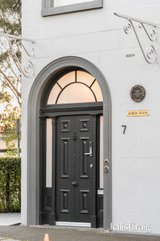 https://images.listonce.com.au/custom/160x/listings/7-bowen-street-richmond-vic-3121/035/01768035_img_02.jpg?uAxMSA9rzeY
