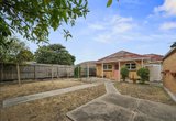 https://images.listonce.com.au/custom/160x/listings/7-boyd-avenue-oakleigh-east-vic-3166/995/01910995_img_11.jpg?_XmwUgthsY8