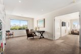 https://images.listonce.com.au/custom/160x/listings/7-brook-place-ringwood-north-vic-3134/266/00400266_img_06.jpg?LJxzPED7xxw