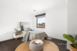 https://images.listonce.com.au/custom/160x/listings/7-brosnan-crescent-strathmore-vic-3041/264/01575264_img_09.jpg?nIC_aEvrLEk