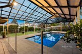 https://images.listonce.com.au/custom/160x/listings/7-brosnan-crescent-strathmore-vic-3041/264/01575264_img_14.jpg?ovS4MNza0FY