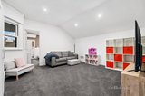 https://images.listonce.com.au/custom/160x/listings/7-burnside-avenue-canterbury-vic-3126/810/01582810_img_11.jpg?0vjD4XLxMKU